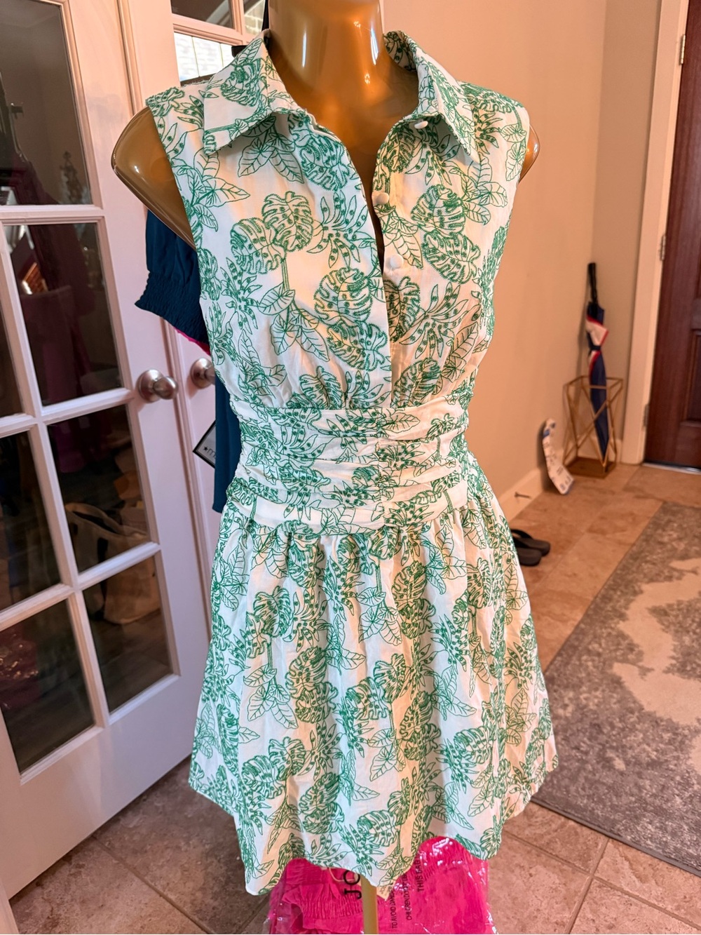 Kensie White Sleeveless Shirt Dress with Green Leaf Print
